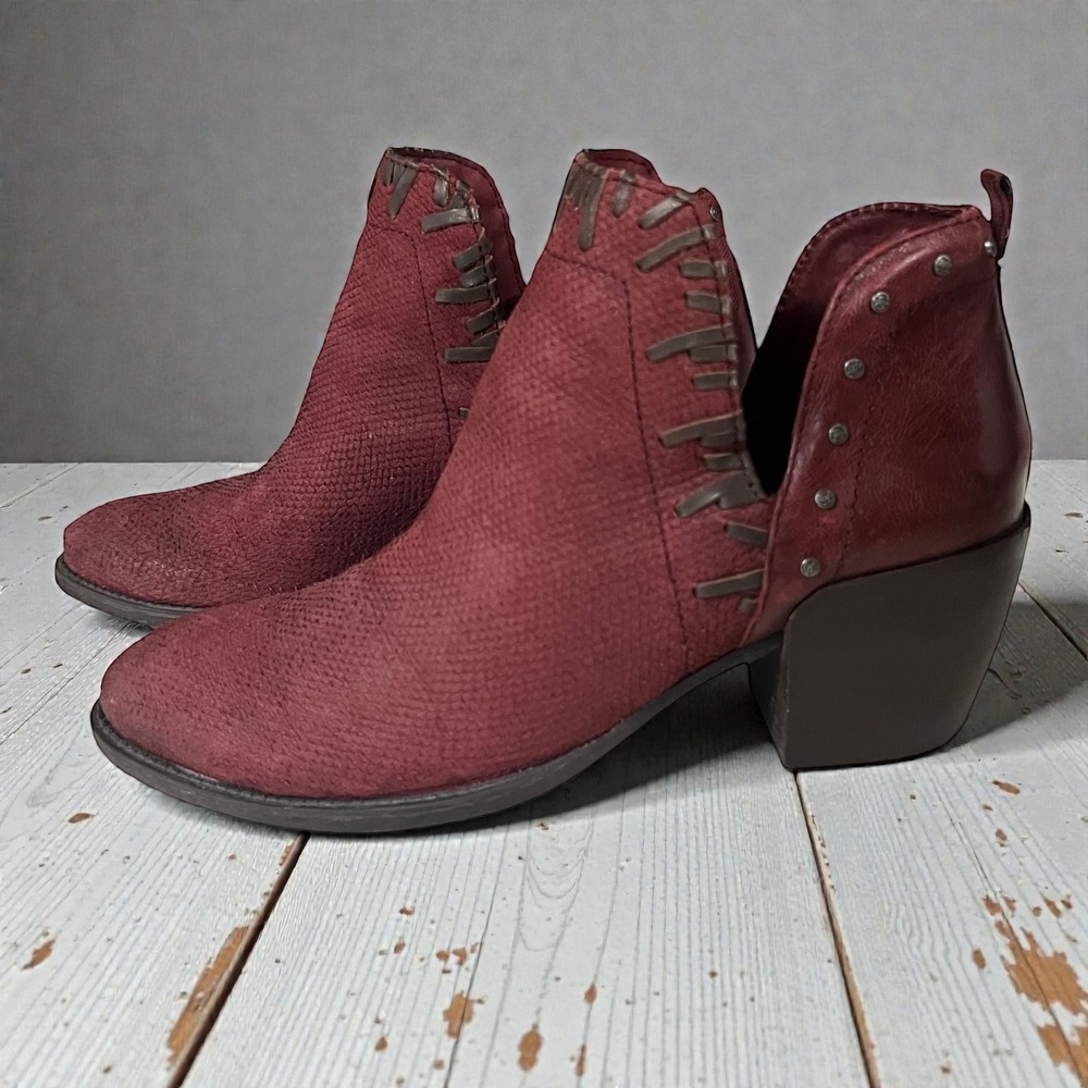 OTBT Ankle Boots Burgundy Size 8 Snakeskin Cutout Block Heel Studded